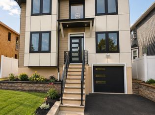 10 Charles St, Edison, NJ 08820