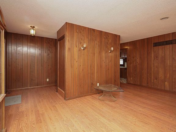 5th image of 1589 2nd Ave W