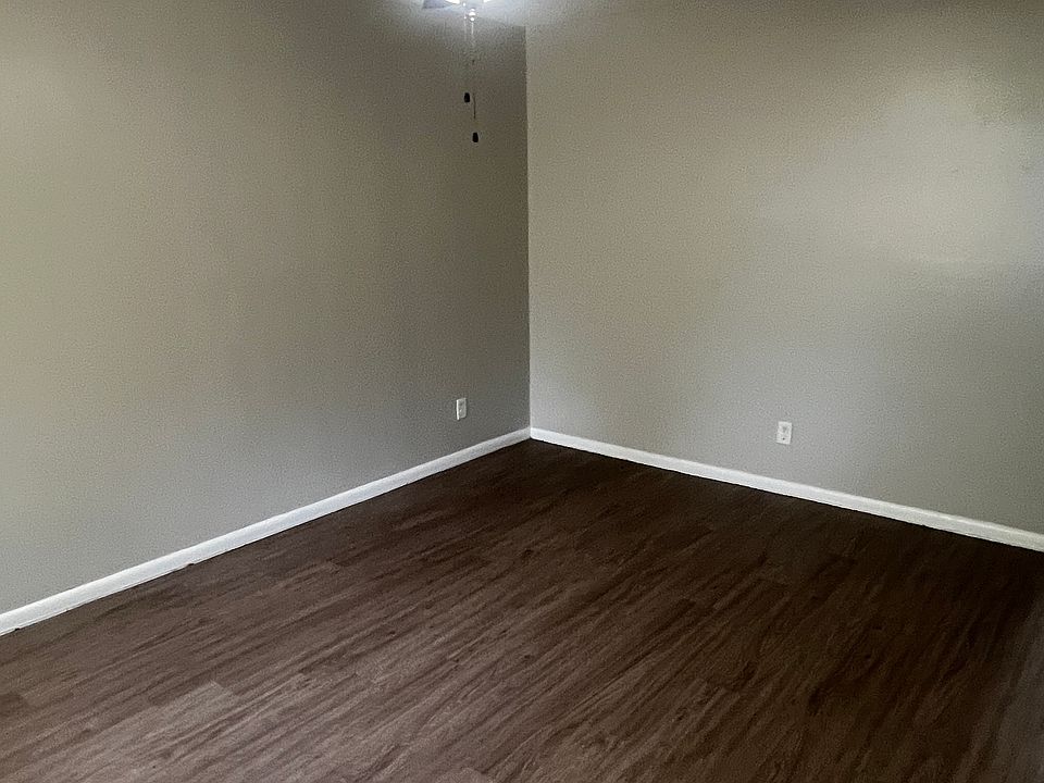 1st image of 405 Paula Dr