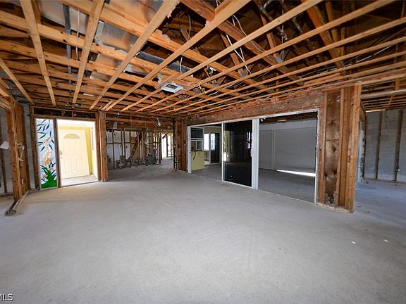 5th image of 19 Sunview Blvd