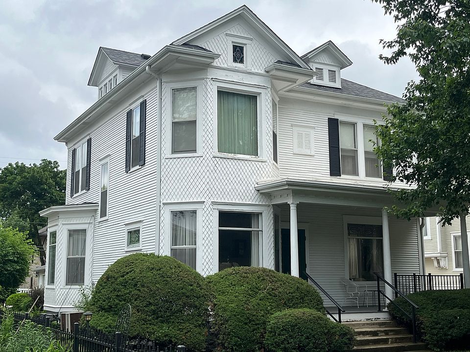 1st image of 212 E Cleveland St