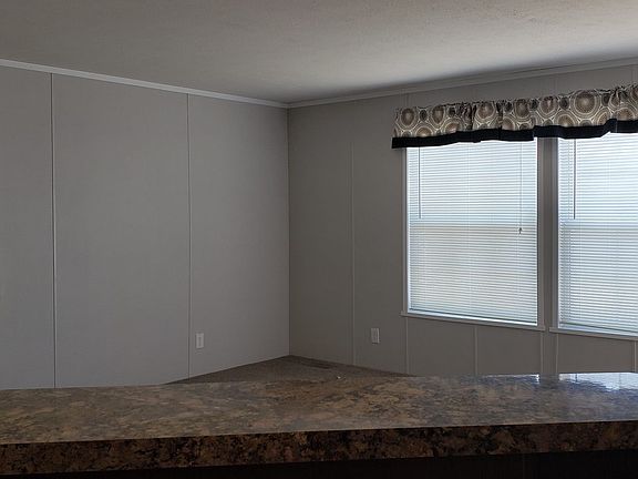 5th image of 516 Courtland Ln #596