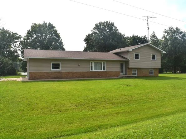 124 W Hislop Dr, Cissna Park, IL 60924