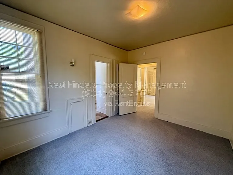 2309 College St — Photo 13