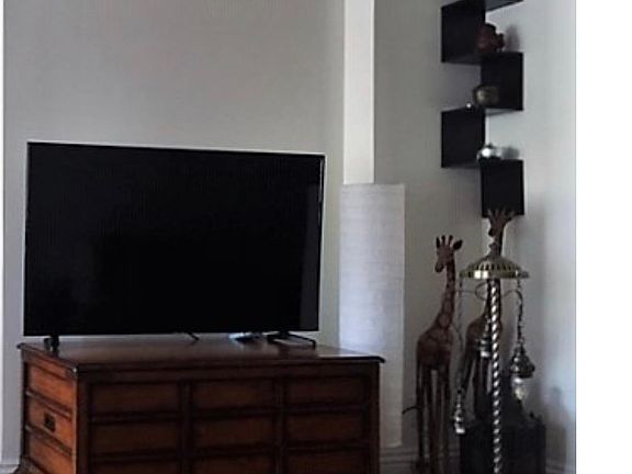 2nd image of 1154 S Barrington Ave APT 117