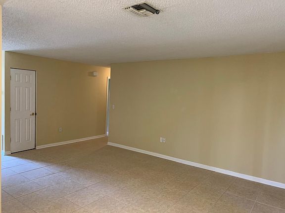 2nd image of 2208 Crystal Grove Ln