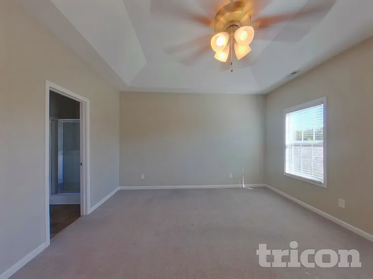 1016 Cyril Dr — Photo 6