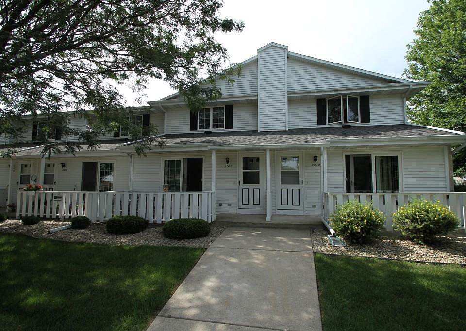 1st image of 2202 Holiday Dr #13