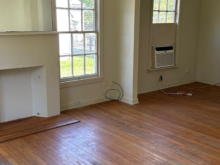 5341 Sussex Ave — Photo 2