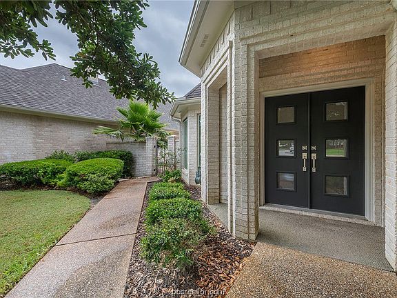 3rd image of 4912 Spearman Dr