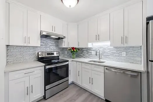 71 Sharon Ln #7