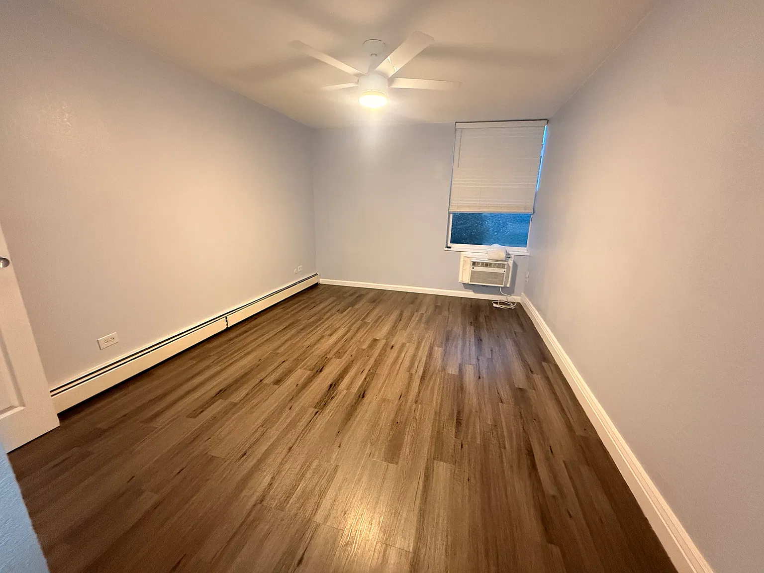 2231 S Vaughn Way — Photo 2