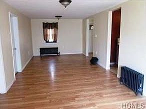 2nd image of 6 Hammond St