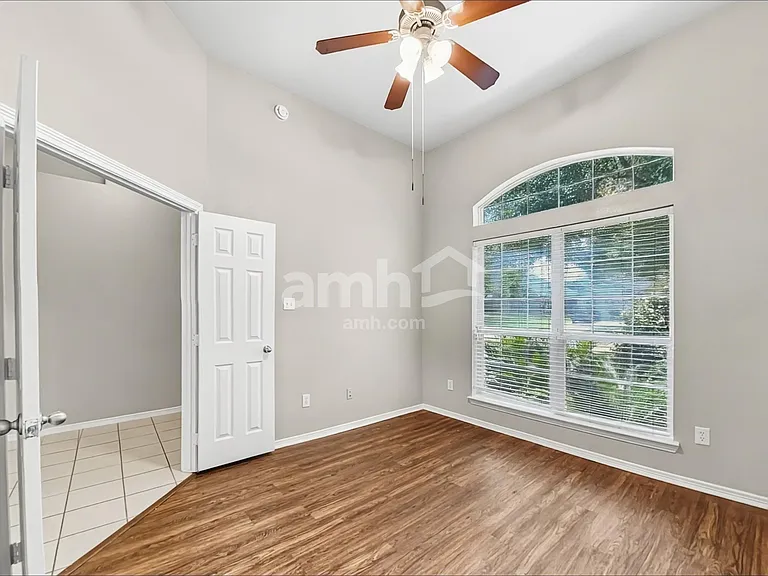 1016 Brazos Ct — Photo 5