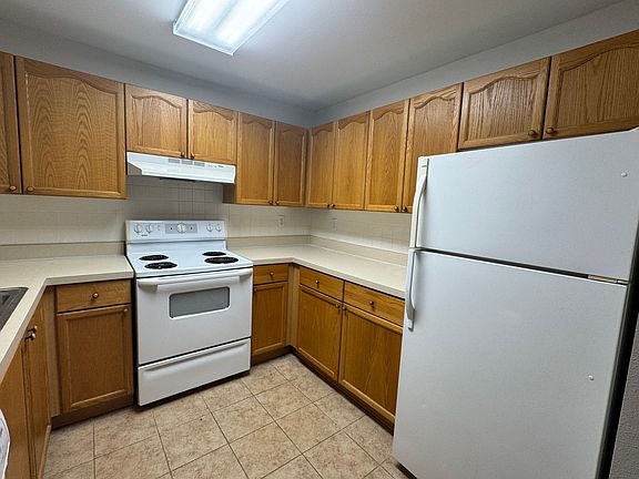 3rd image of 31255 Paradise Cmns APT 923