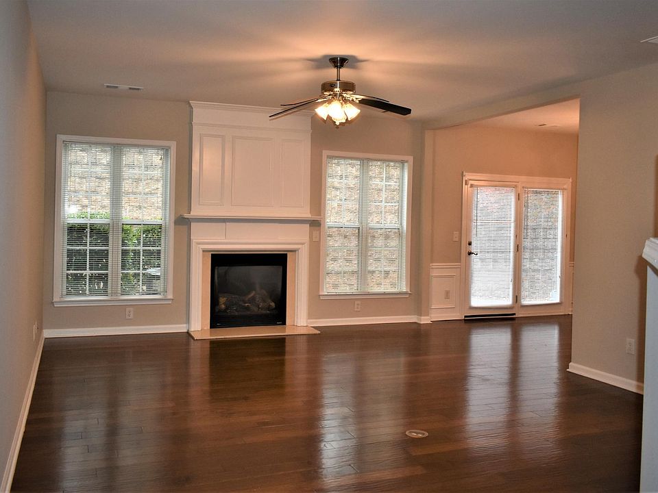 1st image of 155 Finchley Dr