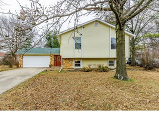 1626 Country Acres Dr, Saint Peters, MO