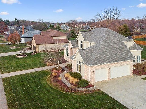 4th image of 8991 Willow Ln