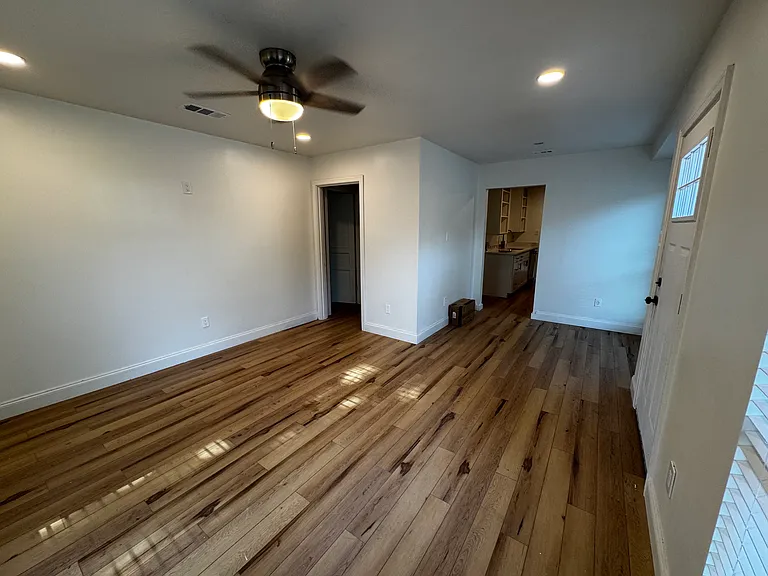 6529 Lockheed Ave — Photo 14