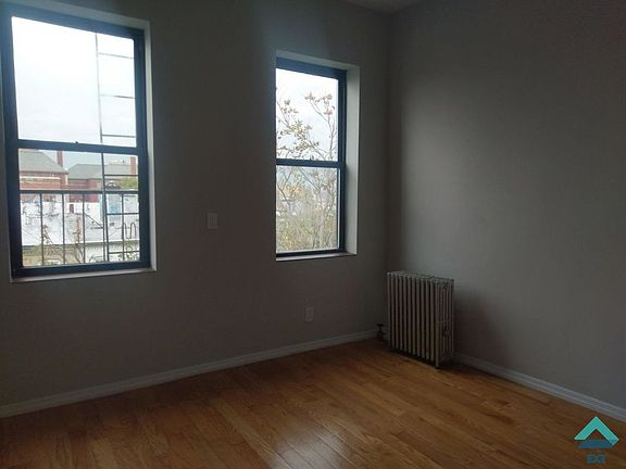 3rd image of 1553 Dekalb Ave APT 4R