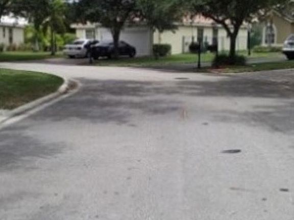 4th image of 5747 NW 48th Dr