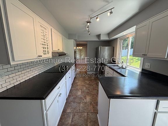 5th image of 733 Jares Ct