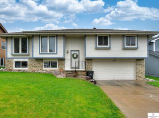 16615 Ehlers St, Omaha, NE 68135