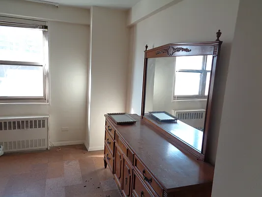 Sold by Thomas Lipovetsky, LREB | media 24