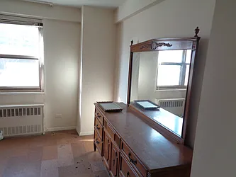 Sold by Thomas Lipovetsky, LREB