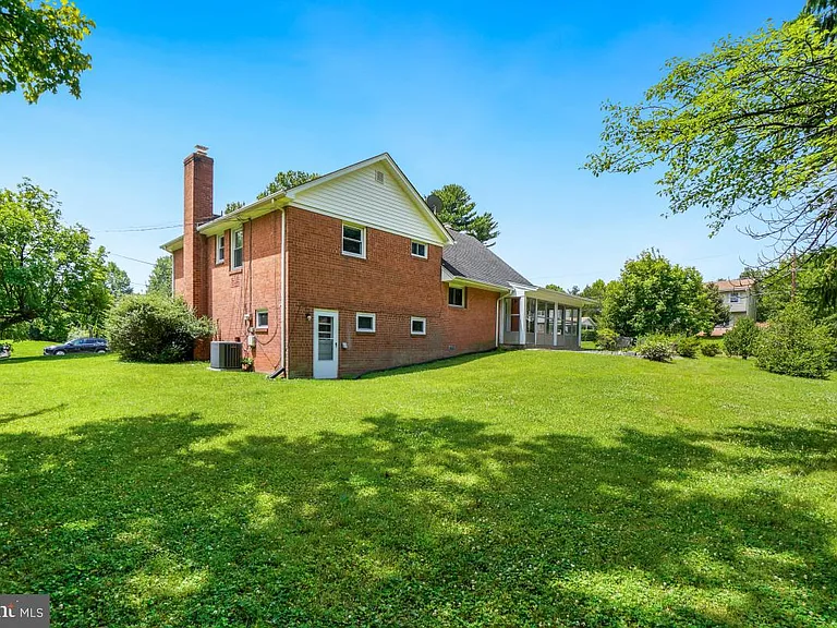 500 Derrydown Ln — Photo 30