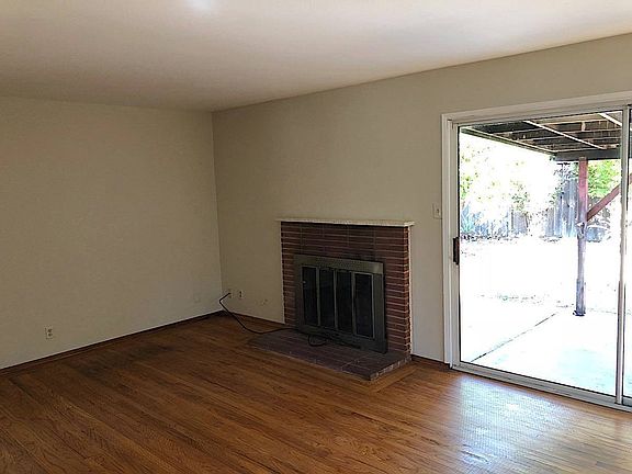 4th image of 754 Rockwood Dr