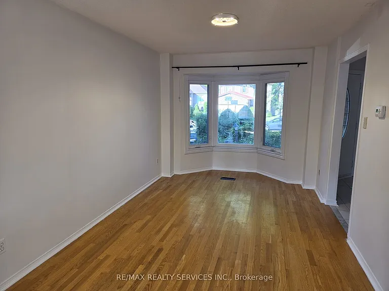 211 Ponymeadow Ter — Photo 9