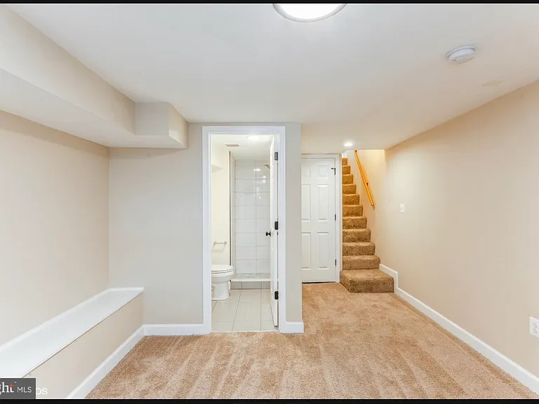 27 S Robinson St — Photo 8