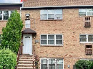 351 College Dr, Edison, NJ 08817