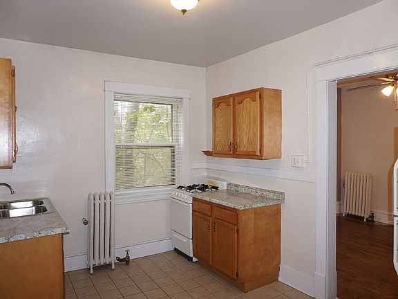 5th image of 1915 1st Ave S APT 10