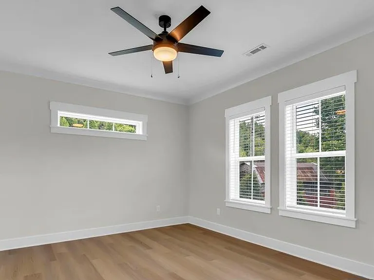 181 Circle Dr W — Photo 6