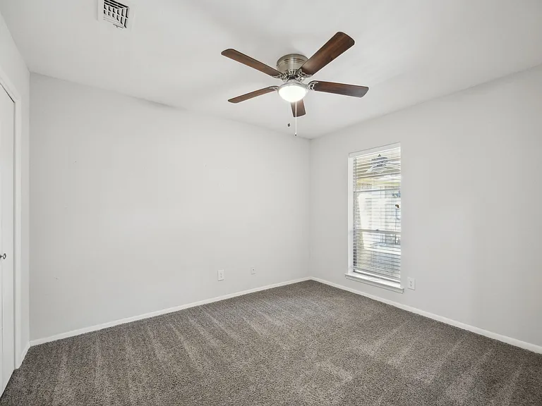 1725 Northcrest Dr — Photo 14