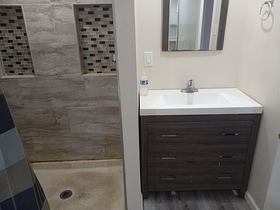 3rd image of 719 Myrtle Ave