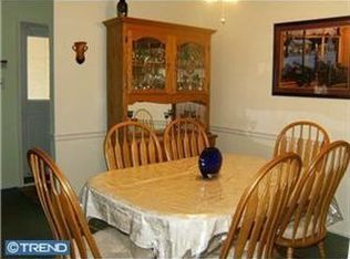 32 Village Ln, Mount Laurel, NJ 08054