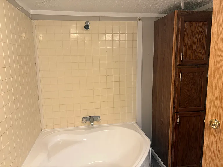 8422 Quill Dr — Photo 7