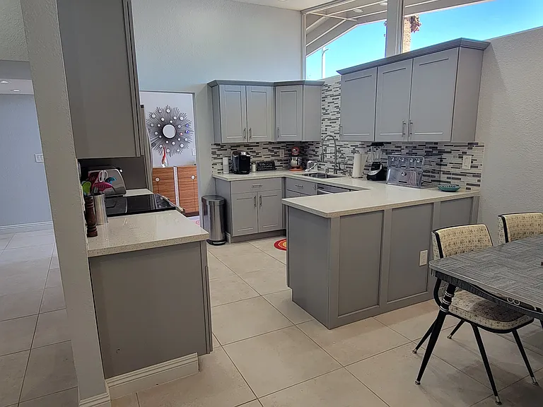 3327 Seminole Cir — Photo 17