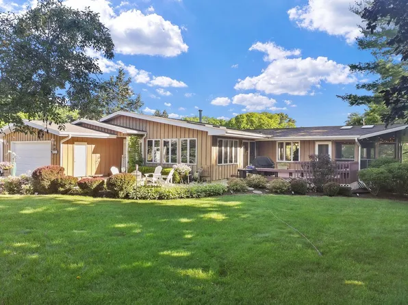 W5318 Briarwood ROAD, Elkhorn, WI 53121