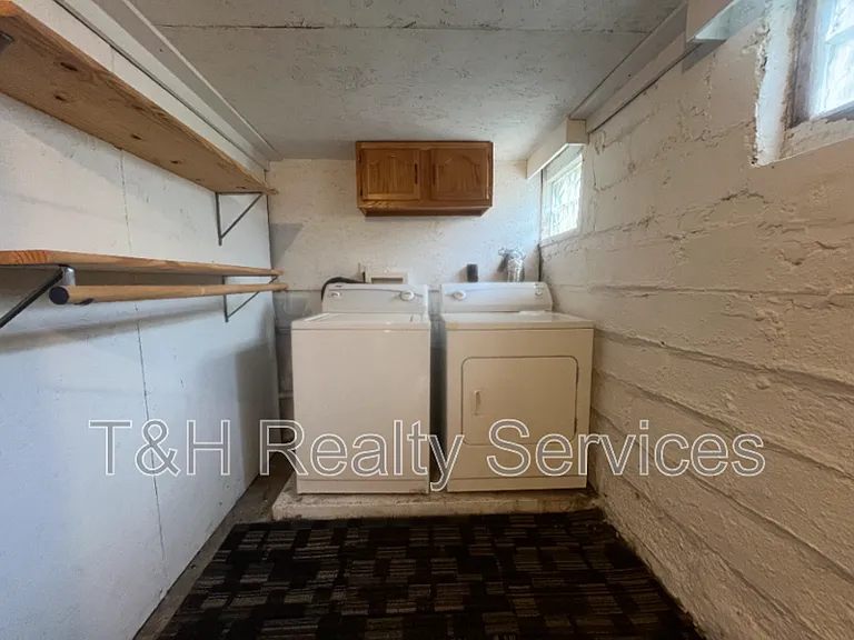 1531 Sturm Ave — Photo 24