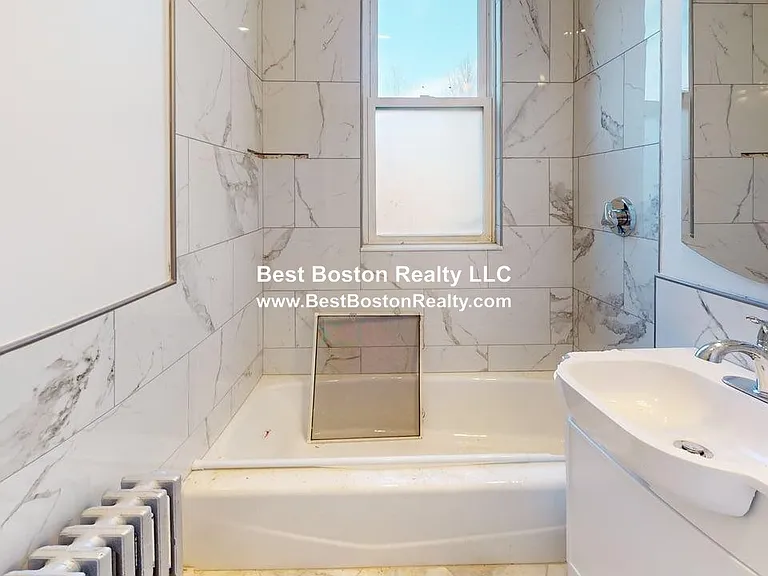 202 Baker St #2 — Photo 8