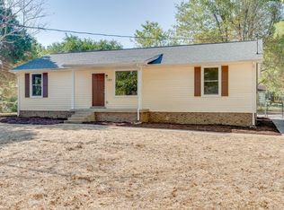 100 Aaron Dr, Burns, TN 37029