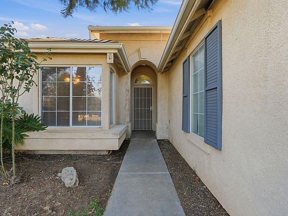 3rd image of 1927 W Monache Avenue