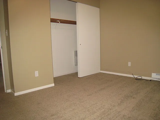3326 Lombard Ave #23 — Photo 4