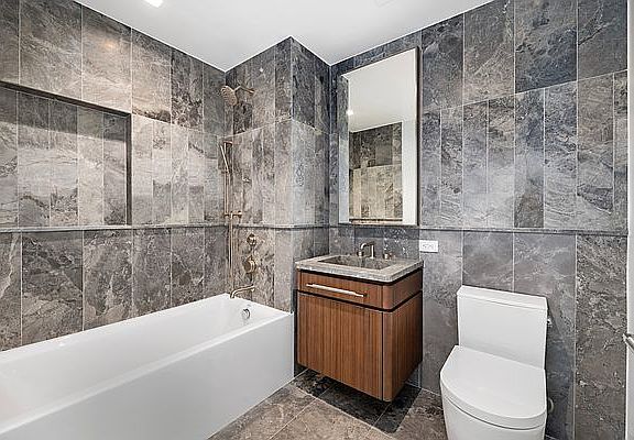 4th image of 208 Delancey St #10F