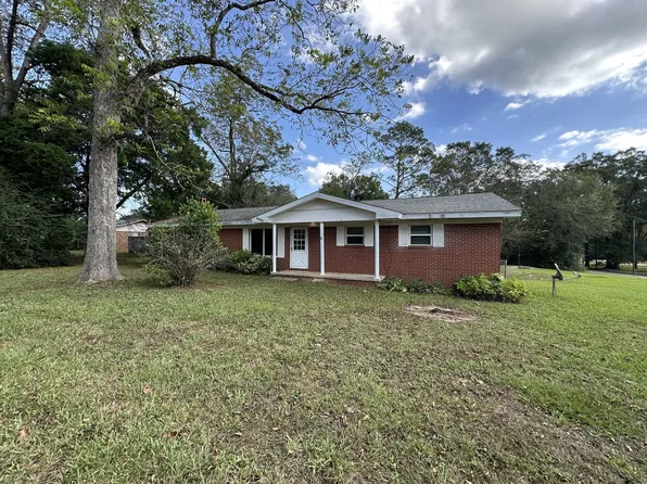 8101 4th St, Laurel Hill, FL 32567