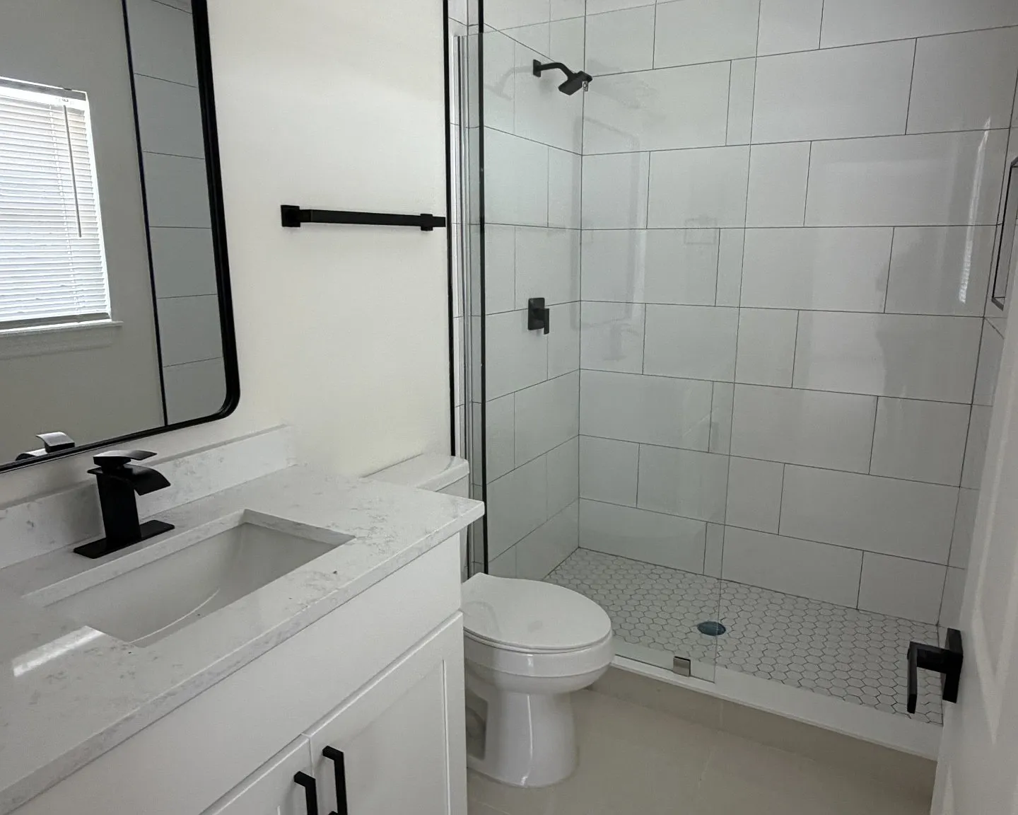 3 bed, 2.5 bath, 1500 sqft, $2,200 — Photo 2